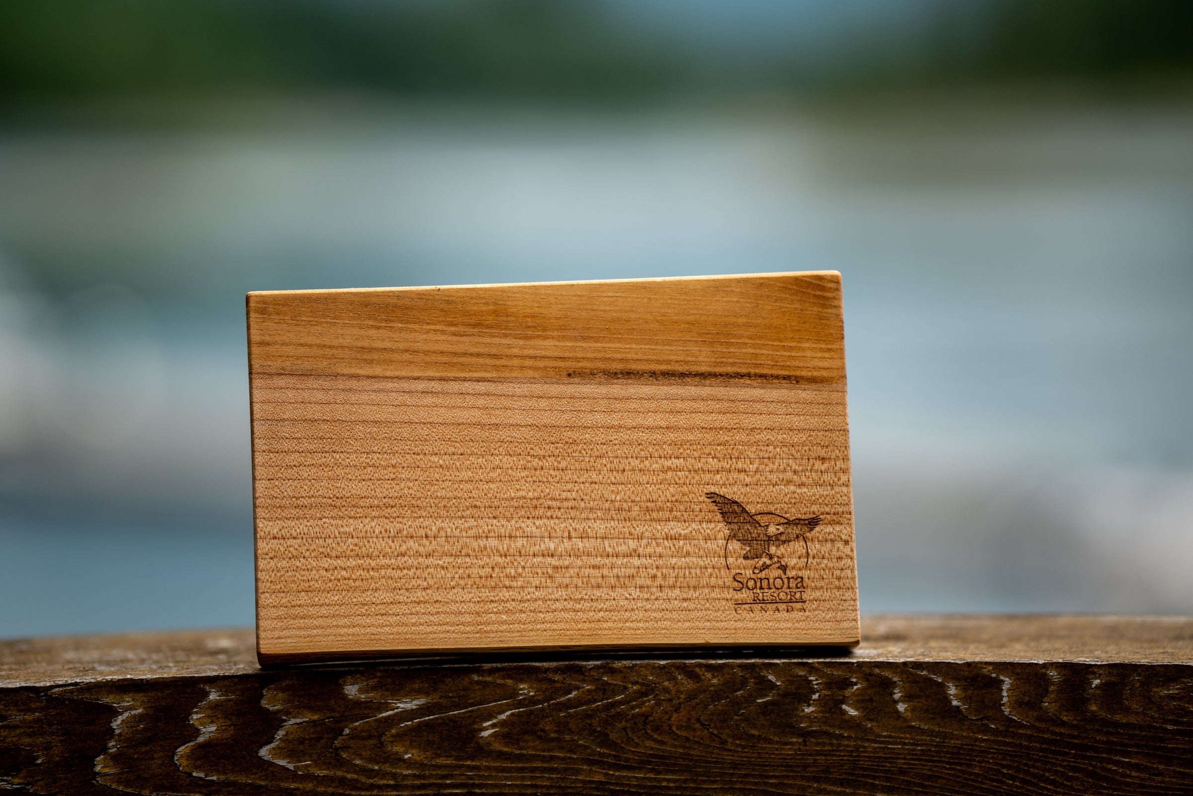 Sonora Resort - Live Edge - Wooden Cutting Board